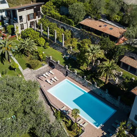 Livia 3* Gargnano